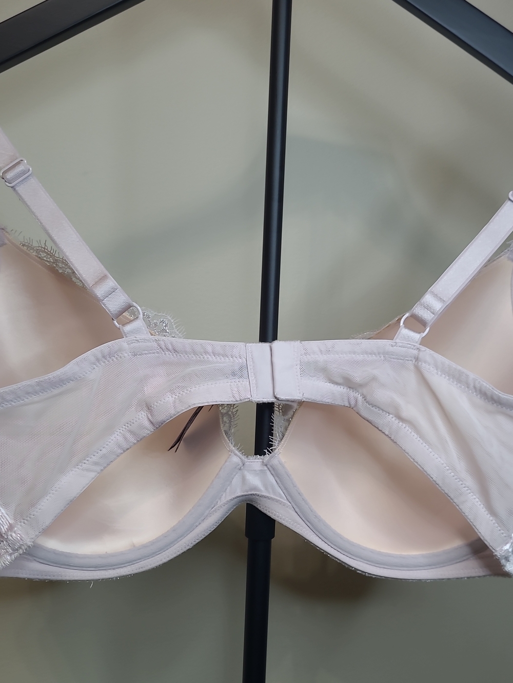 Victorias Secret Light Pink & Silver Lace Very Sexy Lightly Lined Plunge Bra 38D - Picture 6 of 8
